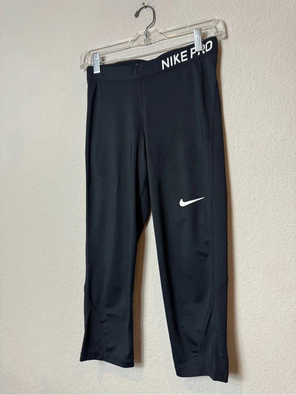 Nike Pro Dri-FIT Black Cropped Leggings White Swoosh Mesh Hem Gym Women’s M